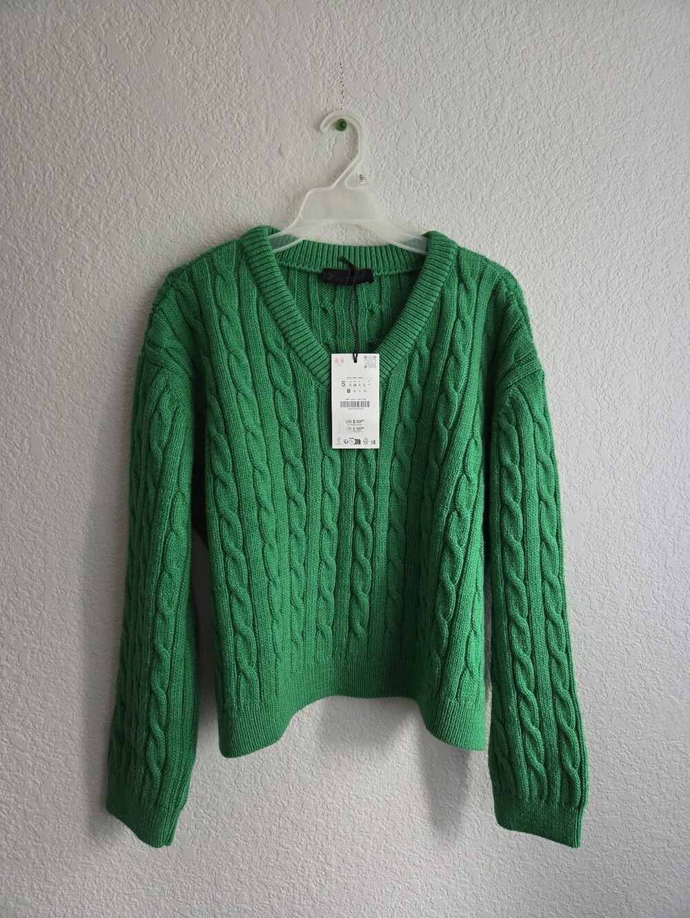 New ZARA green SWEATER